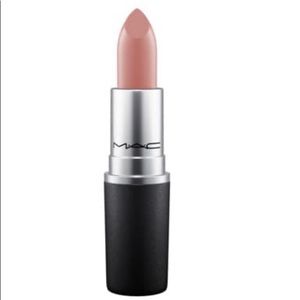 Mac Lustre Lipstick Hug Me